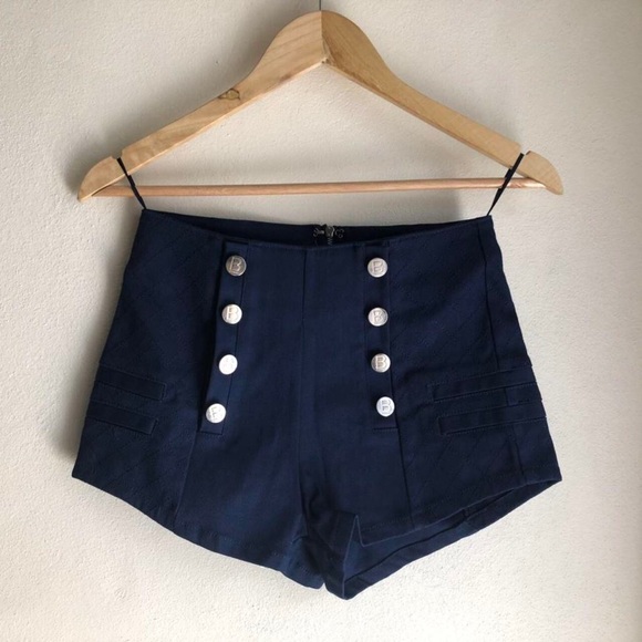 B by Runaway the Label Short - Picture 2 of 4